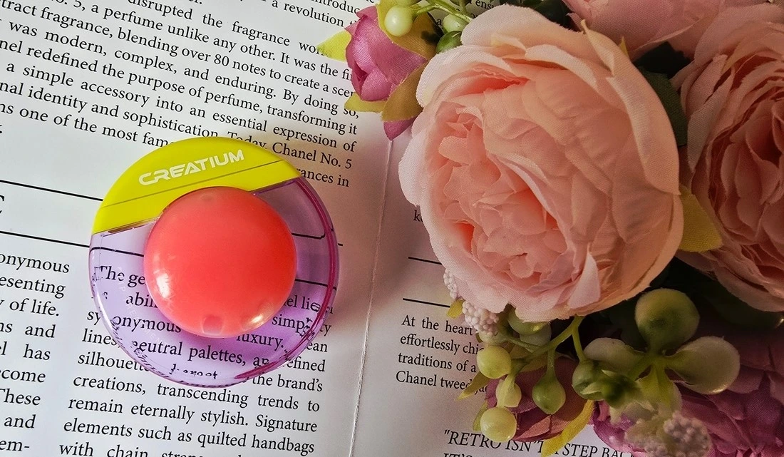 Бальзам-уход для губ Influence Creatium Lip Treatment для восстановления кожного барьера, увлажнения и смягчения потрескавшихся губ. 